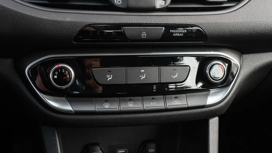 HYUNDAI i30 i30 1.4 Classic +