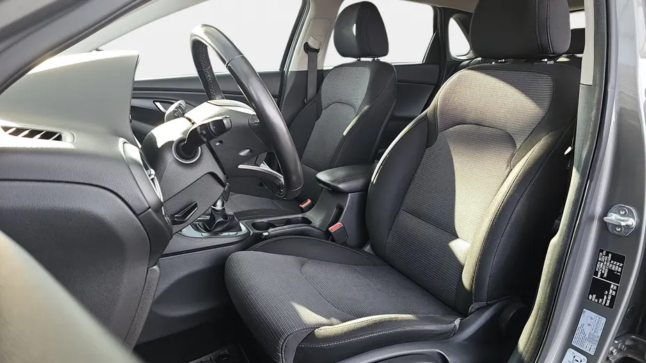 HYUNDAI i30 i30 1.5 DPI Classic +