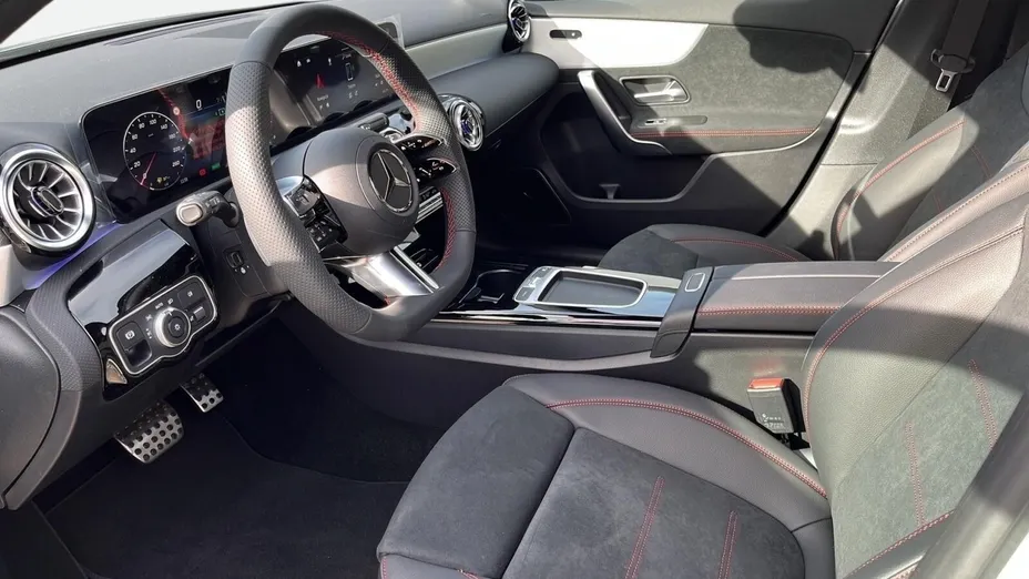 MERCEDES-BENZ A Klasa A 250 e PHEV AMG Line 8G-DCT