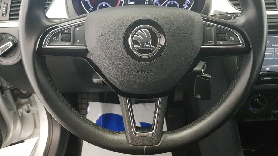 SKODA Rapid Rapid 1.0 TSI Ambition