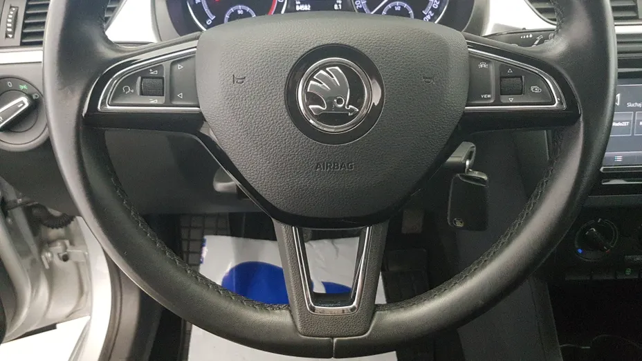 SKODA Rapid Rapid 1.0 TSI Ambition