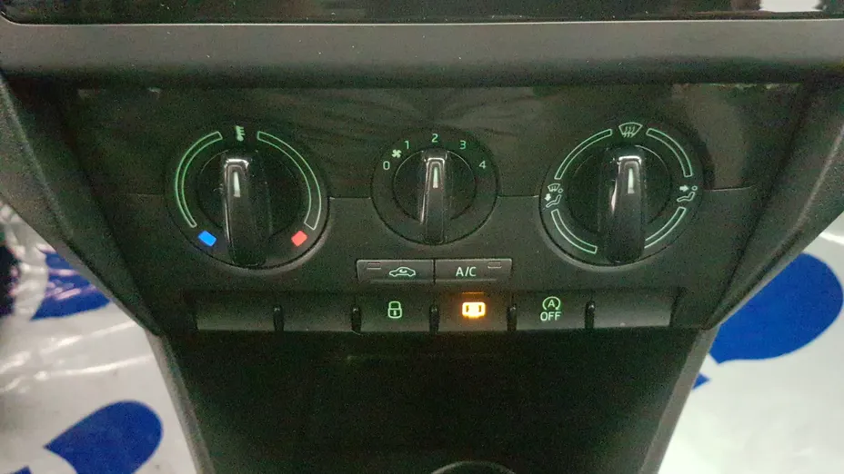 SKODA Rapid Rapid 1.0 TSI Ambition