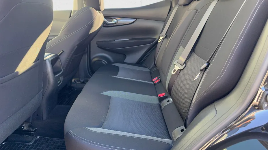 NISSAN Qashqai Qashqai 1.3 DIG-T N-Connecta