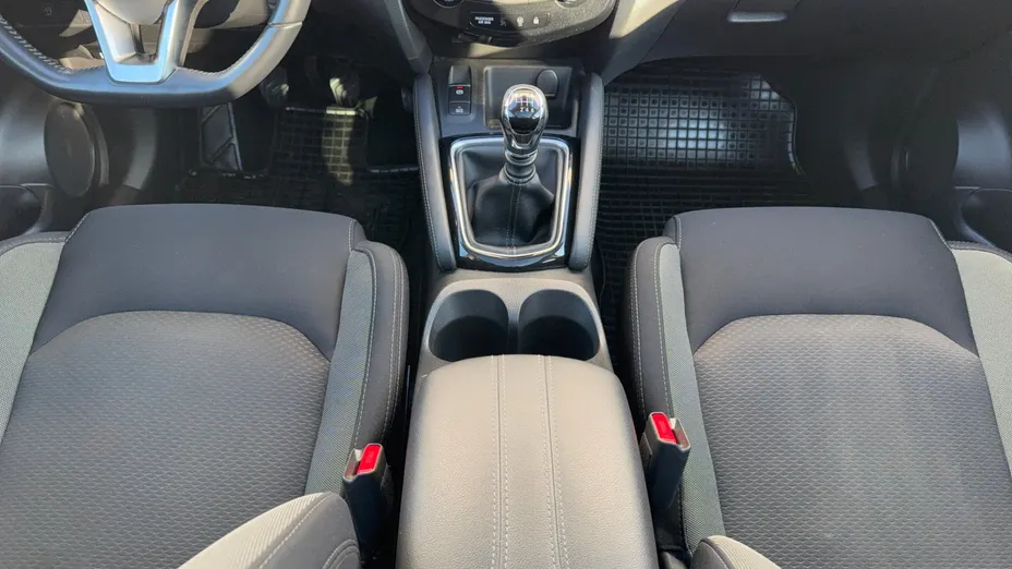 NISSAN Qashqai Qashqai 1.3 DIG-T N-Connecta