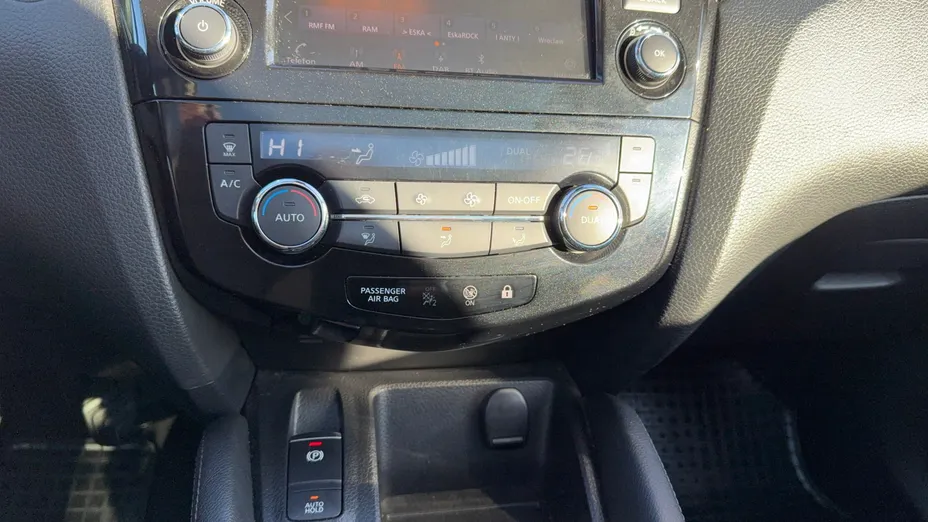 NISSAN Qashqai Qashqai 1.3 DIG-T N-Connecta