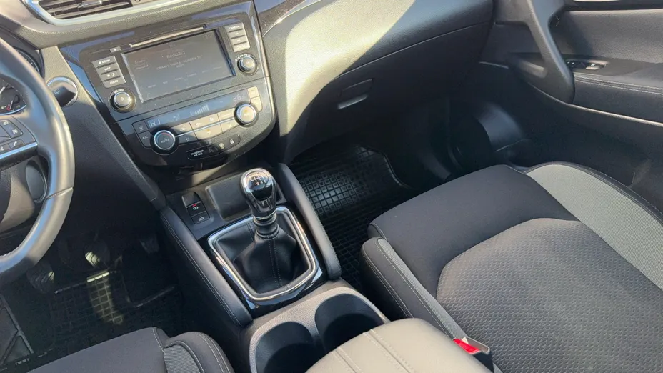 NISSAN Qashqai Qashqai 1.3 DIG-T N-Connecta
