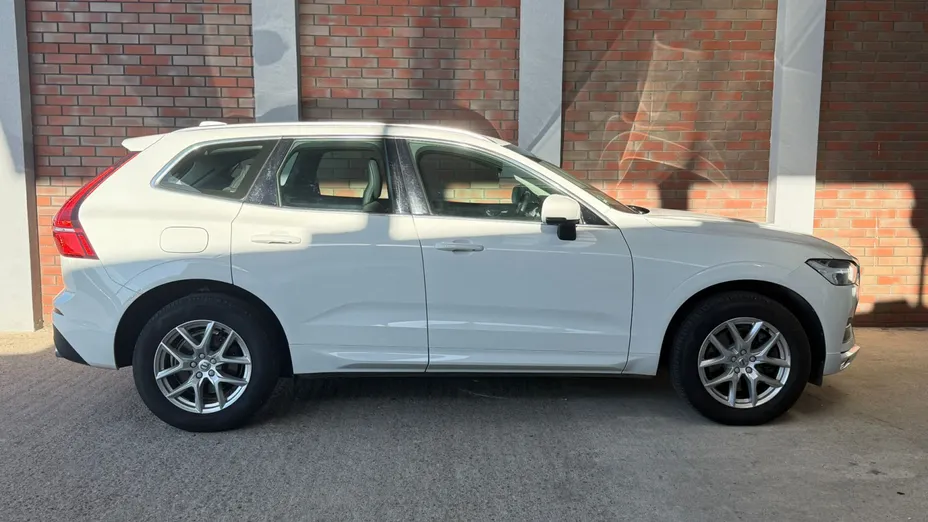 VOLVO XC60 XC60 B4 B Momentum Pro aut