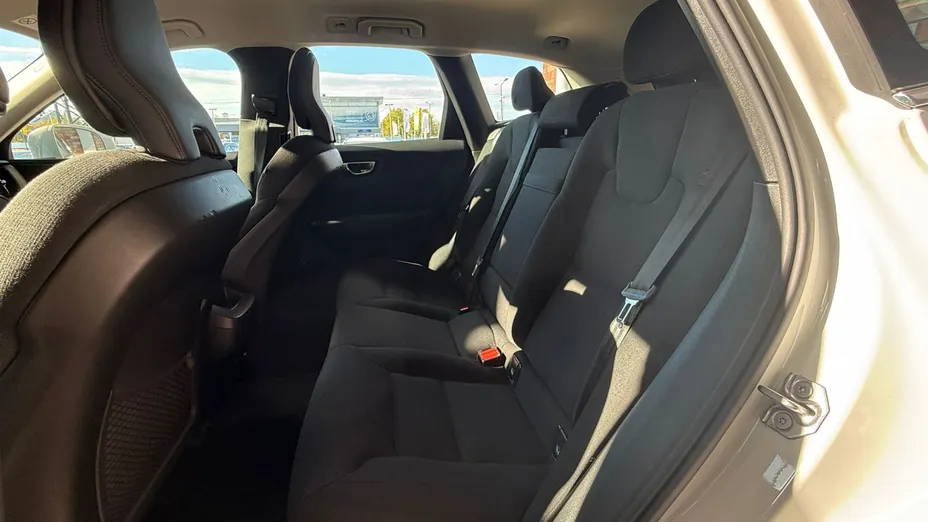 VOLVO XC60 XC60 B4 B Momentum Pro aut