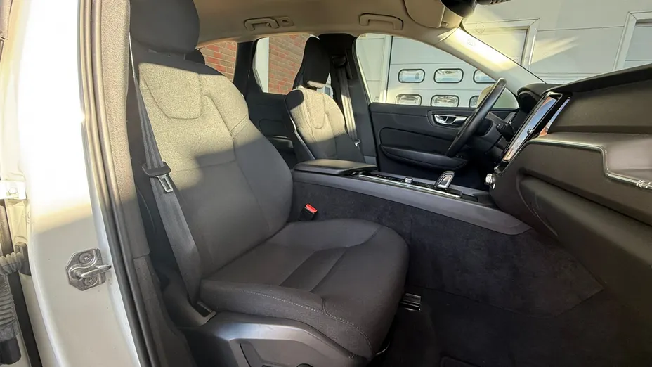 VOLVO XC60 XC60 B4 B Momentum Pro aut