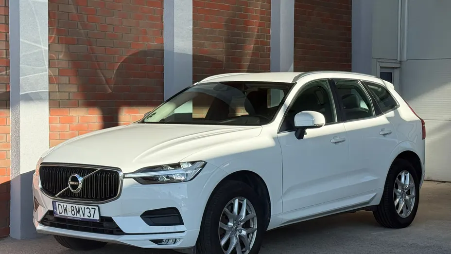 VOLVO XC60 XC60 B4 B Momentum Pro aut