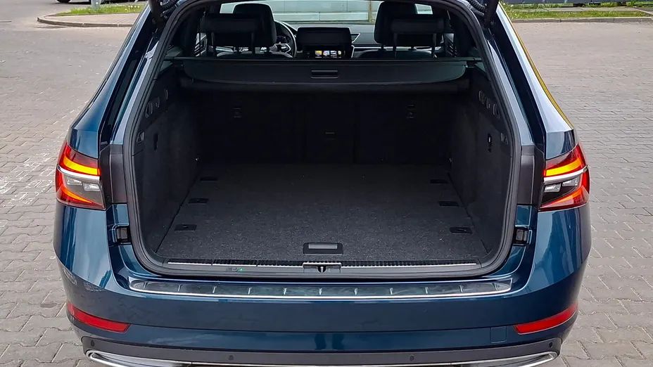 SKODA Superb Superb 2.0 TDI SCR L&K DSG