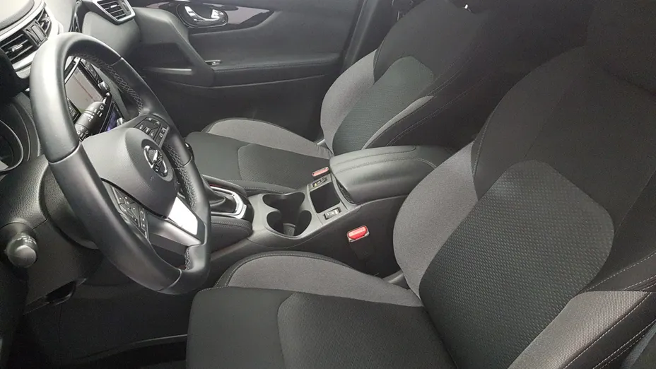 NISSAN Qashqai Qashqai 1.3 DIG-T N-Connecta DCT