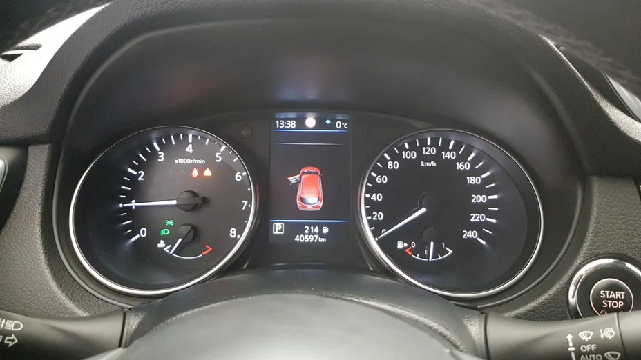 NISSAN Qashqai Qashqai 1.3 DIG-T N-Connecta DCT