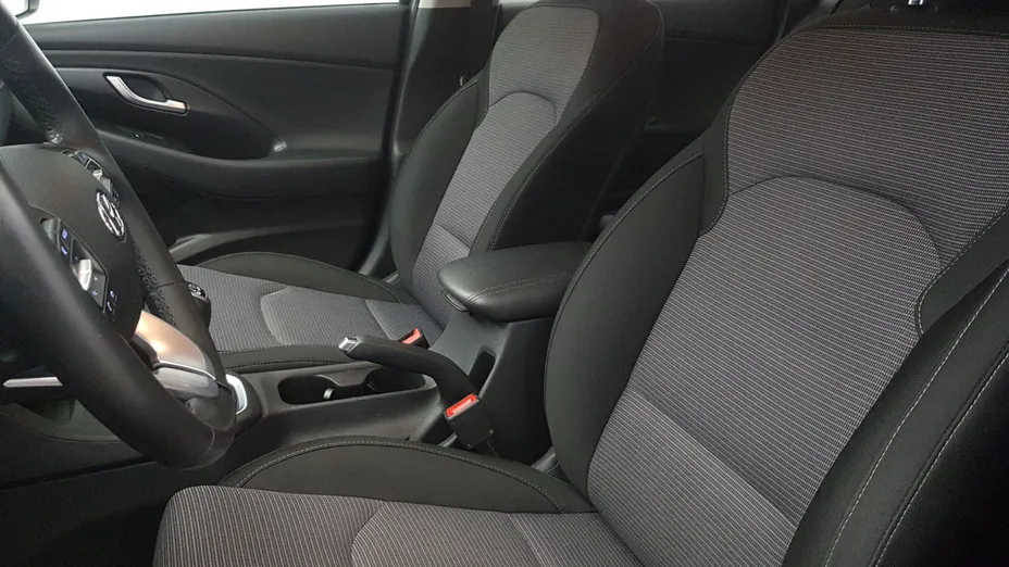 HYUNDAI i30 i30 1.5 DPI Classic +