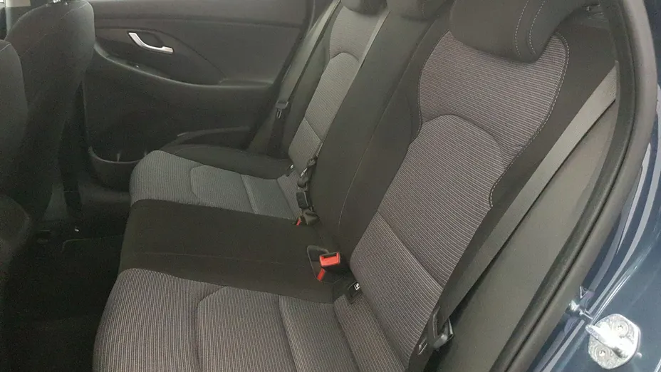 HYUNDAI i30 i30 1.5 DPI Classic +