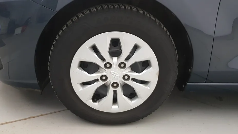 HYUNDAI i30 i30 1.5 DPI Classic +