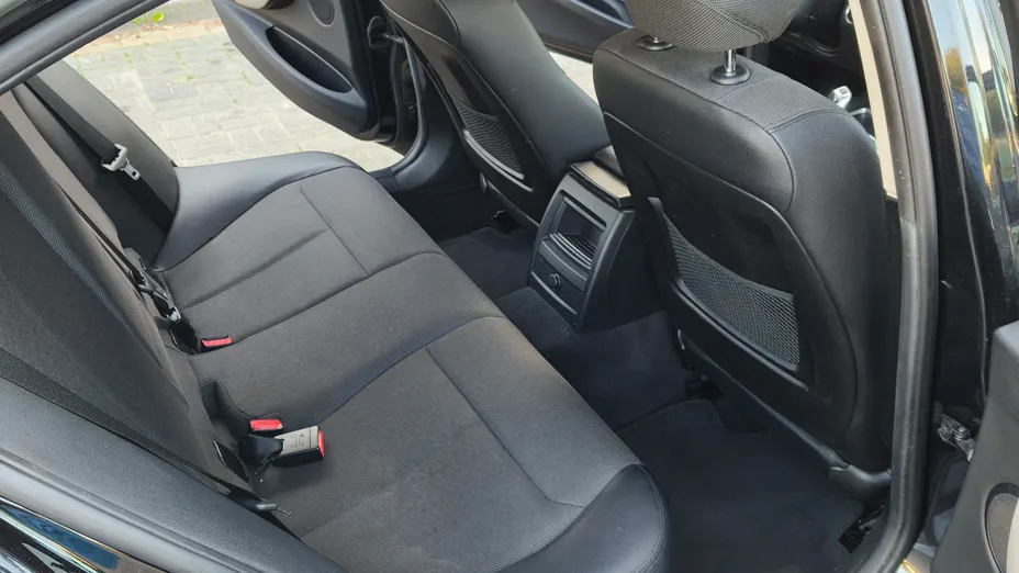 BMW Seria 3 320i GPF Advantage aut