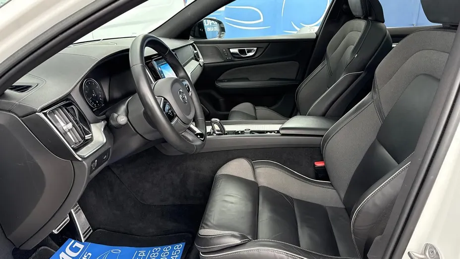 VOLVO V60 -