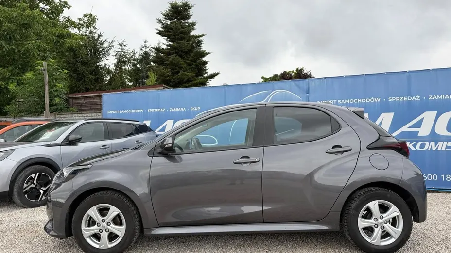 TOYOTA Yaris -