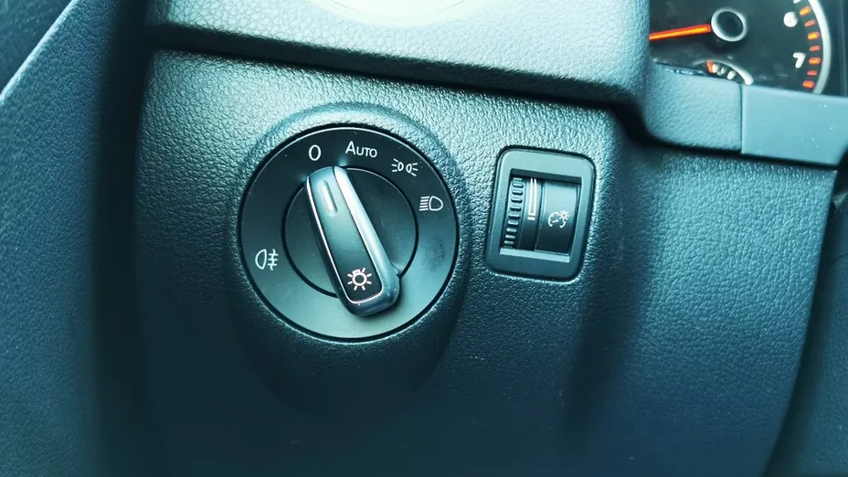 VOLKSWAGEN Tiguan -
