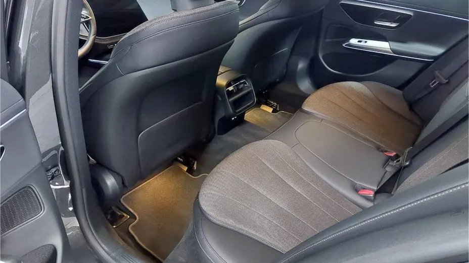 MERCEDES-BENZ E Klasa E 200 mHEV Avantgarde 9G-Tronic