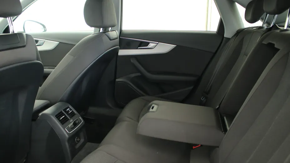 AUDI A4 A4 35 TFSI mHEV S Line S tronic