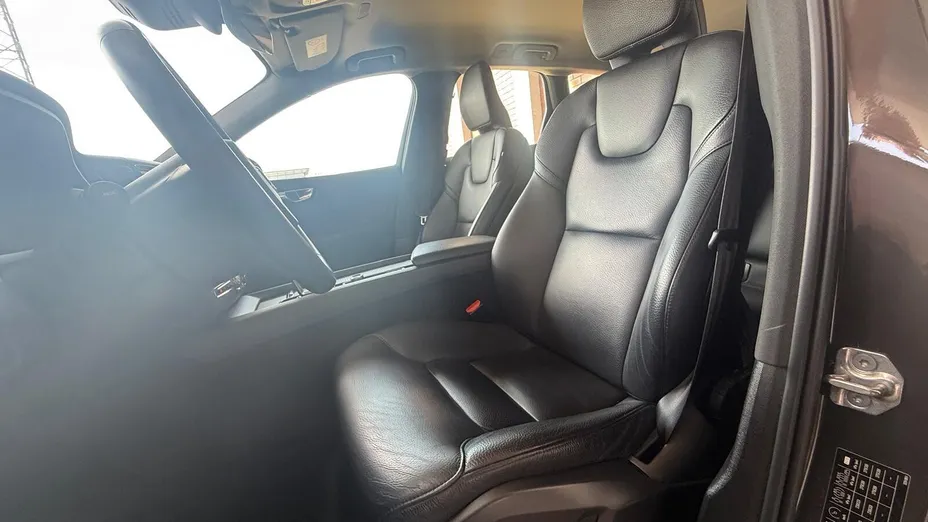 VOLVO XC60 XC60 B4 B Momentum Pro aut