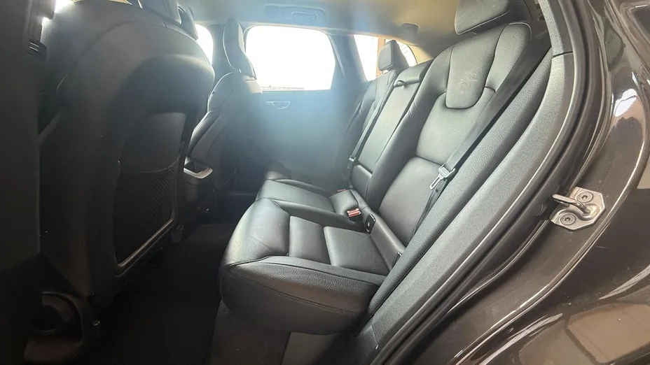 VOLVO XC60 XC60 B4 B Momentum Pro aut