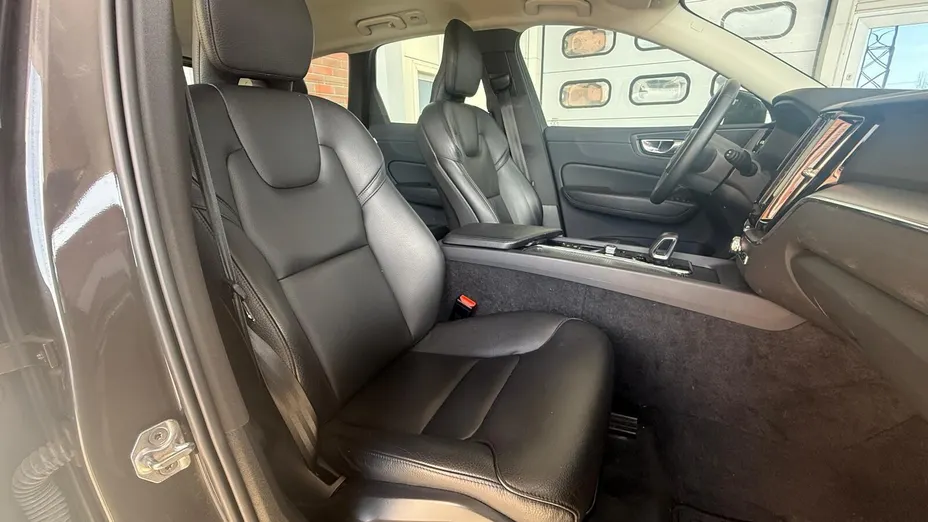 VOLVO XC60 XC60 B4 B Momentum Pro aut