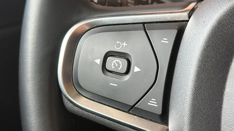 VOLVO XC60 XC60 B4 B Momentum Pro aut