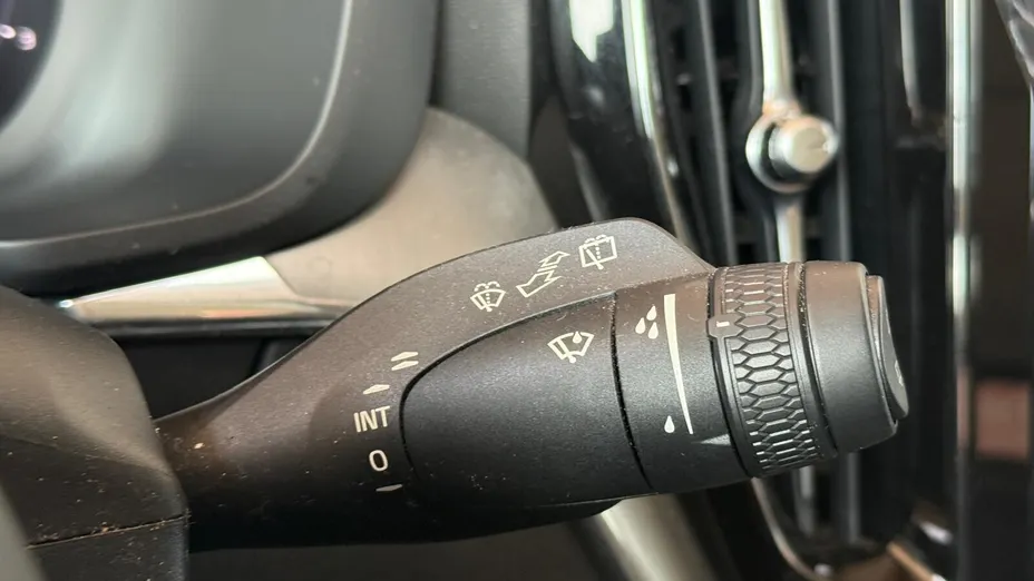 VOLVO XC60 XC60 B4 B Momentum Pro aut