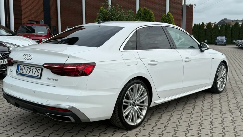 AUDI A4 A4 35 TFSI mHEV S Line S tronic