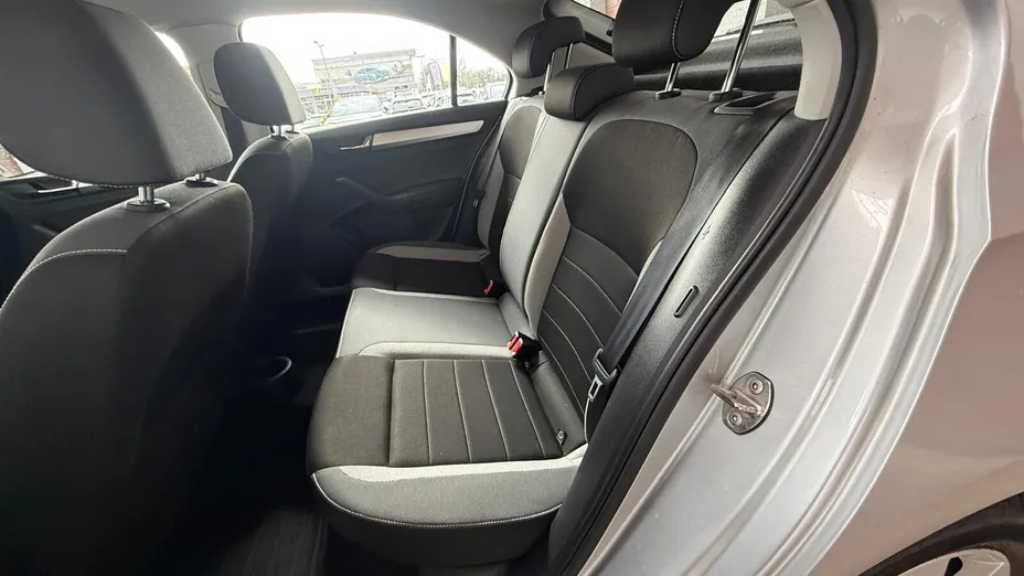 SKODA Rapid Rapid 1.0 TSI Ambition