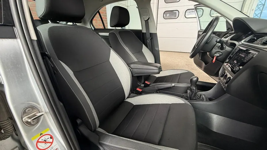 SKODA Rapid Rapid 1.0 TSI Ambition