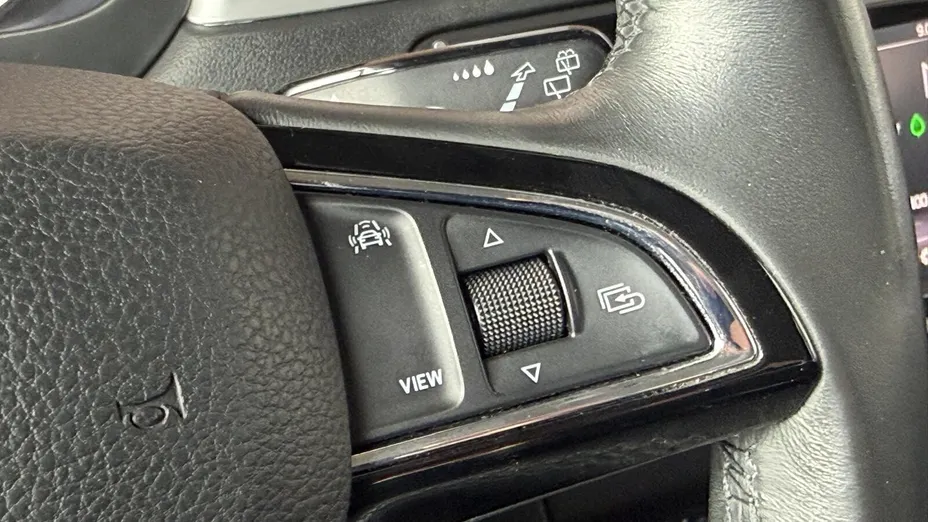 SKODA Rapid Rapid 1.0 TSI Ambition