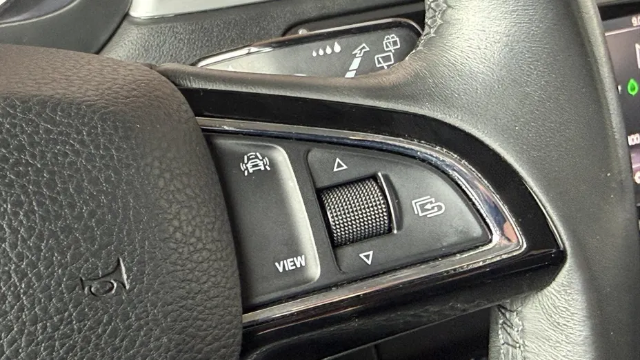 SKODA Rapid Rapid 1.0 TSI Ambition