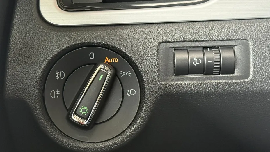 SKODA Rapid Rapid 1.0 TSI Ambition