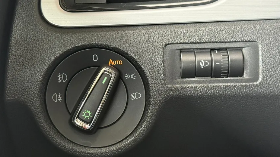 SKODA Rapid Rapid 1.0 TSI Ambition