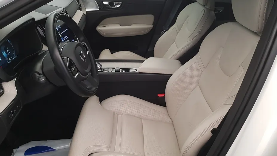 VOLVO XC60 XC60 T8 Plug-In Hybrid AWD Inscription aut