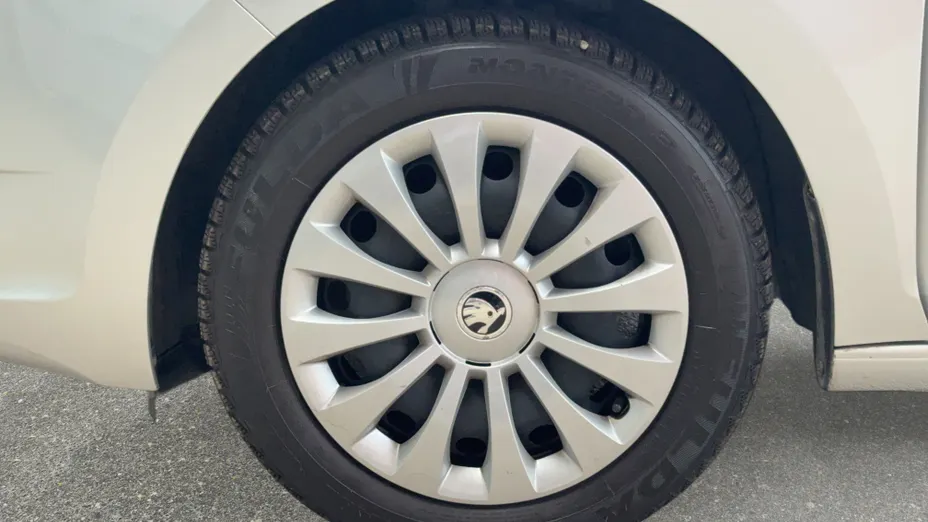 SKODA Rapid Rapid 1.0 TSI Ambition