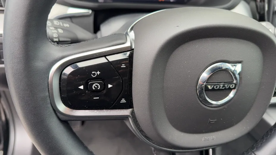 VOLVO XC60 XC60 B4 D AWD Plus Dark aut