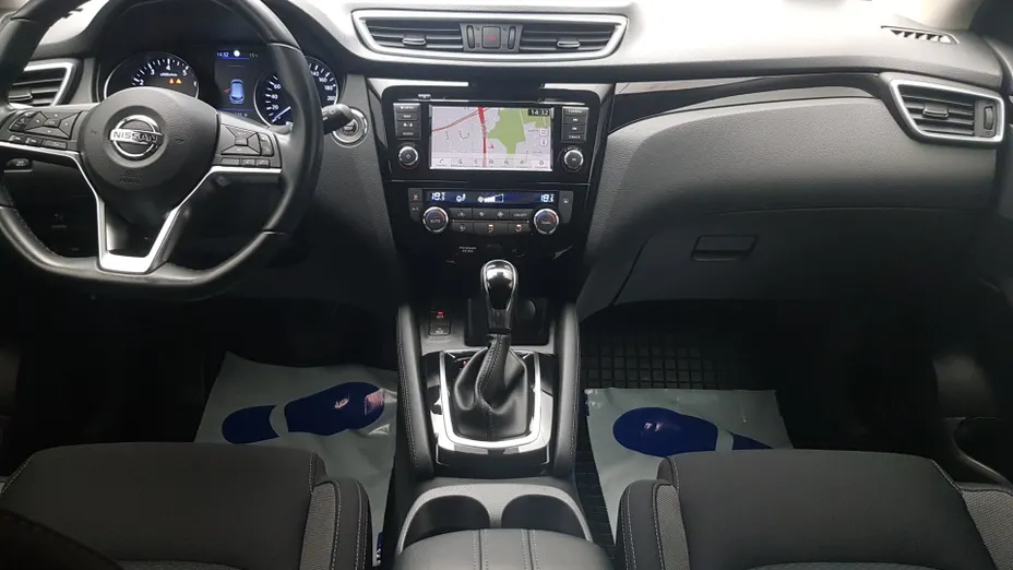NISSAN Qashqai Qashqai 1.3 DIG-T N-Connecta DCT