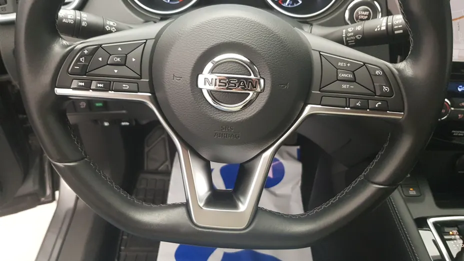 NISSAN Qashqai Qashqai 1.3 DIG-T N-Connecta DCT