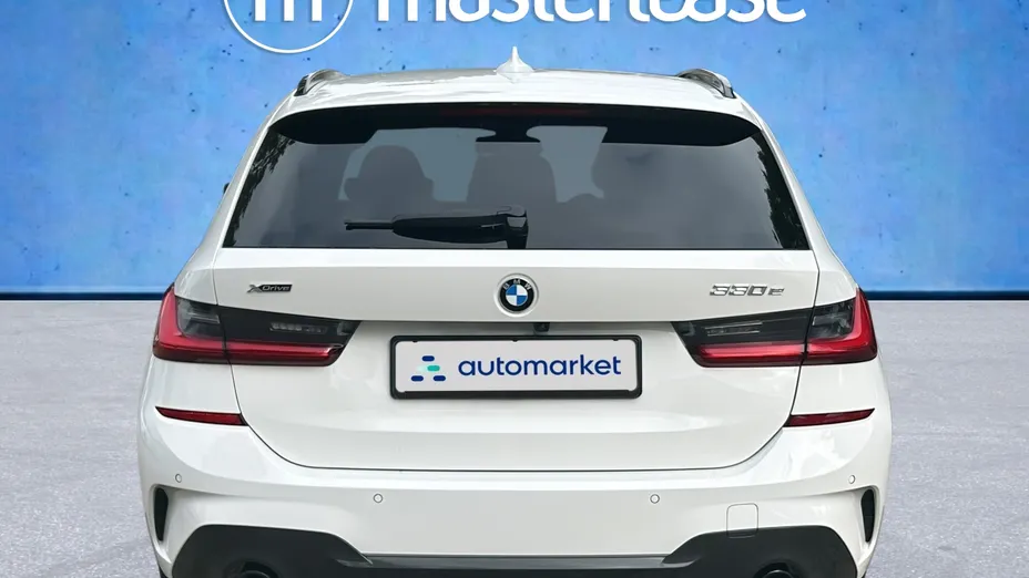 BMW Seria 3 330e xDrive M Sport sport-aut