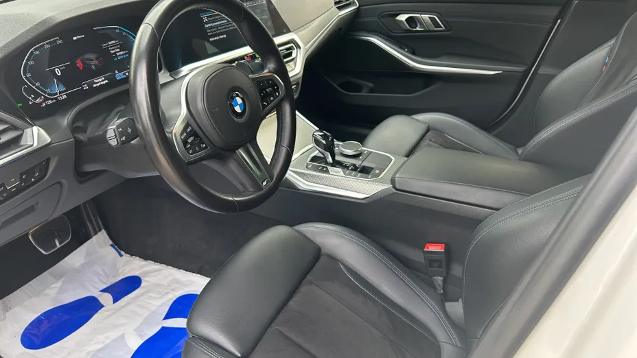 BMW Seria 3 330e xDrive M Sport sport-aut