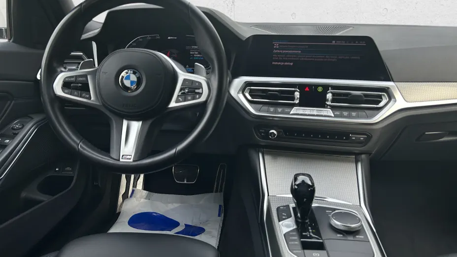 BMW Seria 3 330e xDrive M Sport sport-aut
