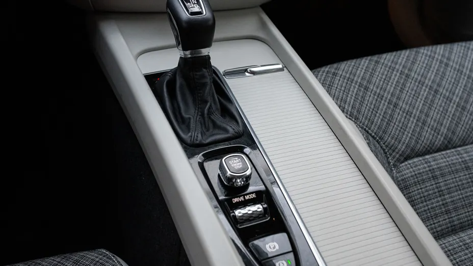 VOLVO V60 V60 CC D4 AWD aut