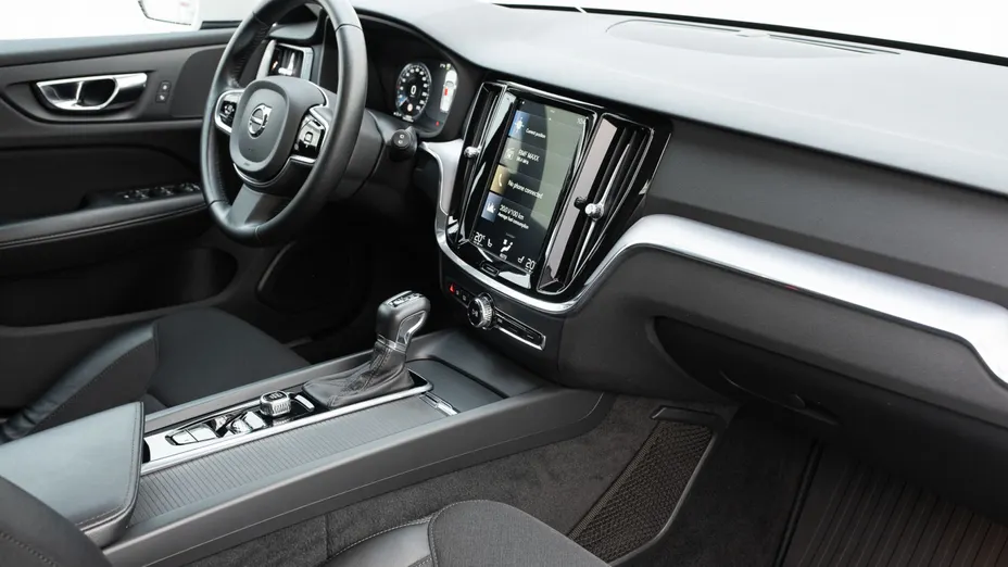 VOLVO V60 V60 CC D4 AWD aut