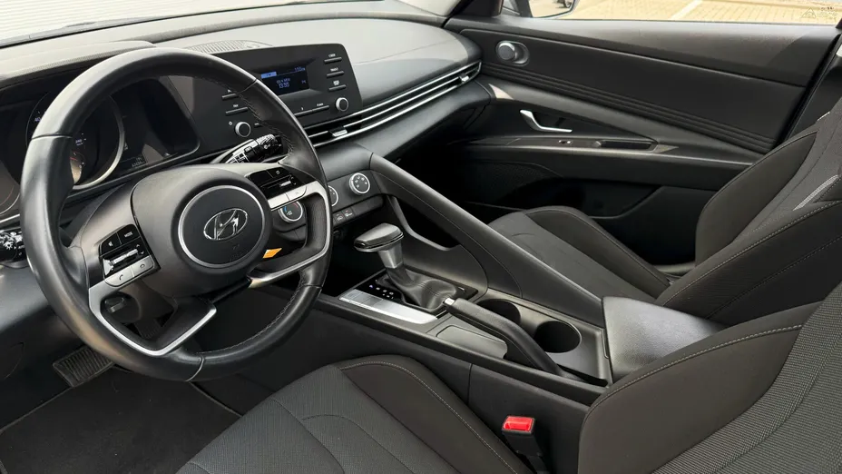 HYUNDAI Elantra Elantra 1.6 Modern CVT