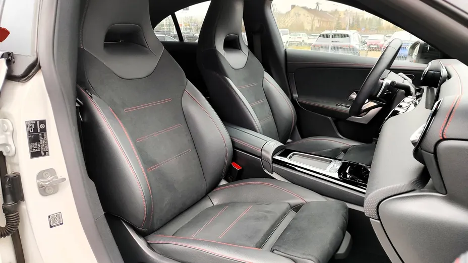 MERCEDES-BENZ CLA CLA 200 AMG Line 7G-DCT